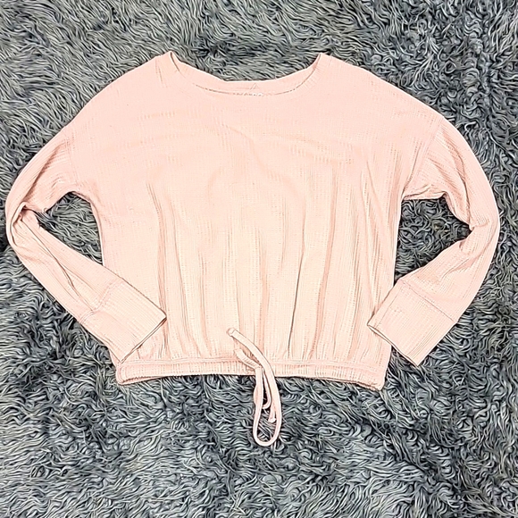 🌷Pink Rose Textured Cinched Top - Picture 3 of 6